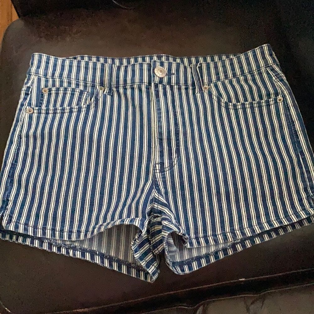 American Eagle Hi Rise Shortie Next Level Stretch